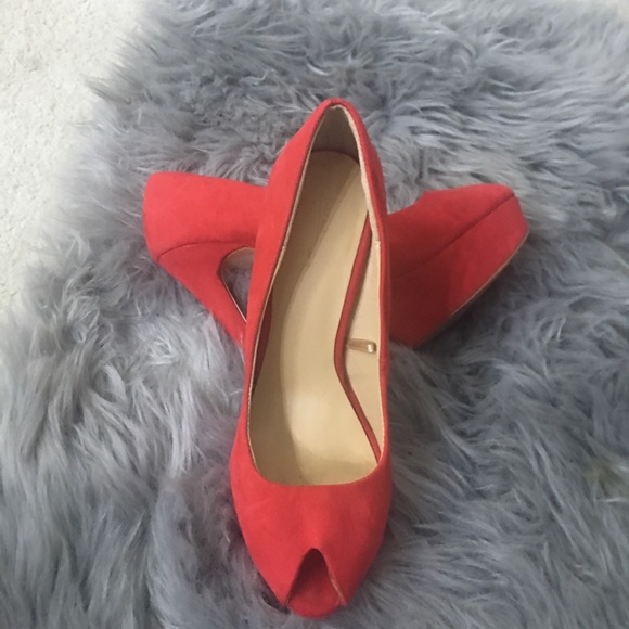 Zara peep toe red pumps - Picture 2 of 3